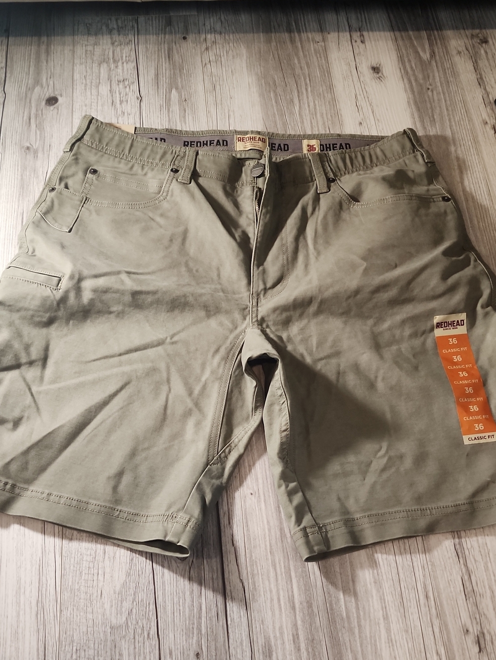 RedHead Men's Classic Fit Olive Green Shorts